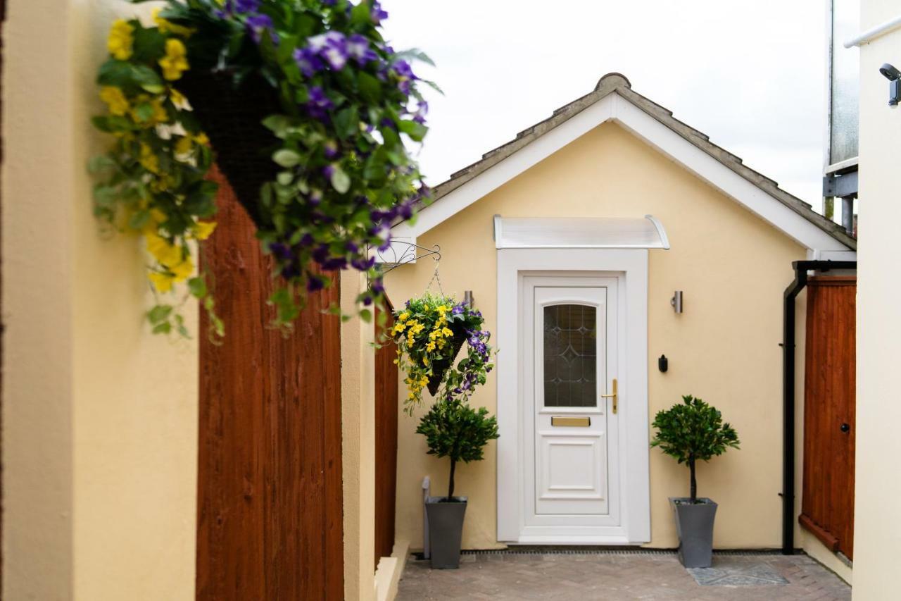 Sea Breeze Poole Exterior photo