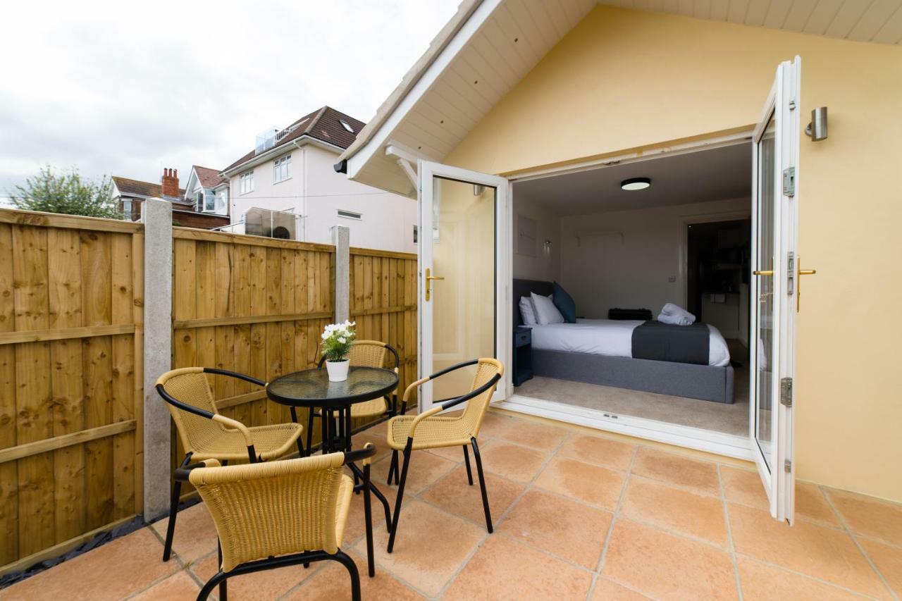 Sea Breeze Poole Exterior photo